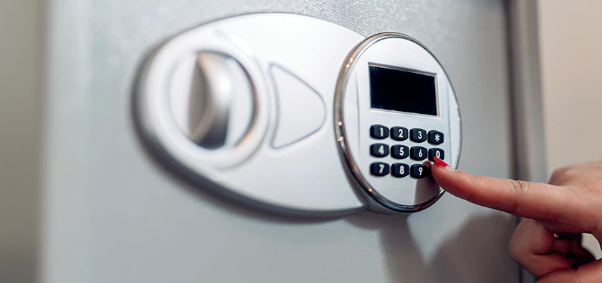 Jewelry Safe Cracking in Palm Springs, California