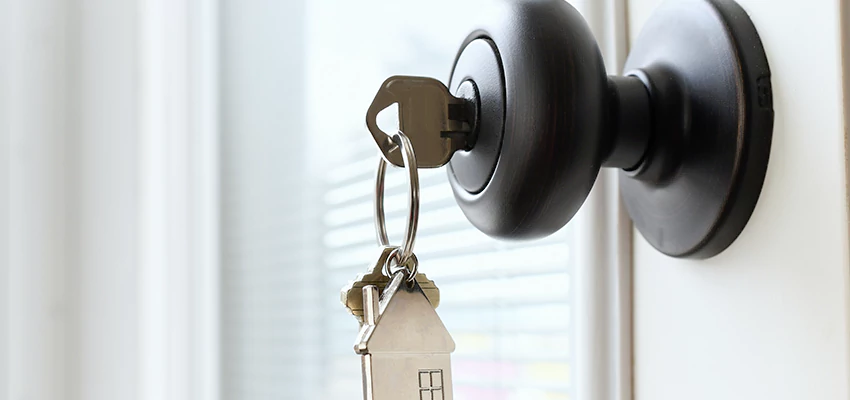 Bifold Door Knob Replacement in Palm Springs, California