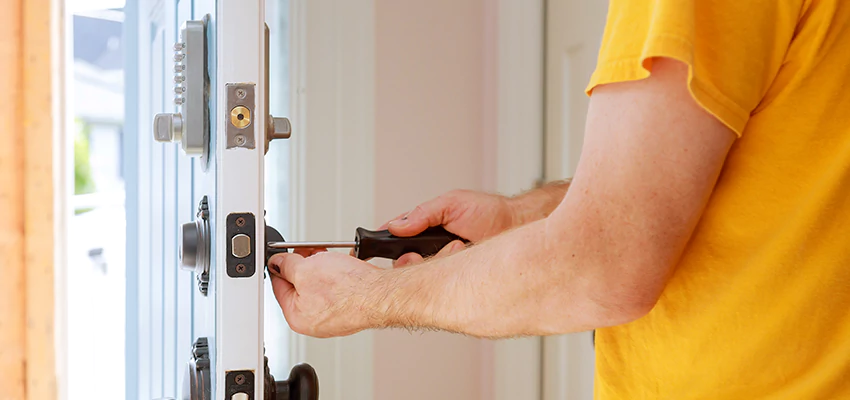 Eviction Locksmith For Key Fob Replacement Services in Palm Springs, CA